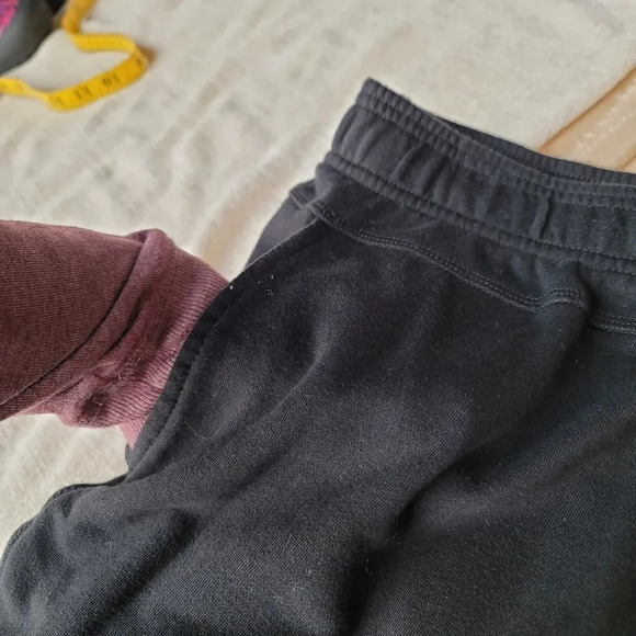 Reebok Black Athletic Shorts - Picture 3 of 6